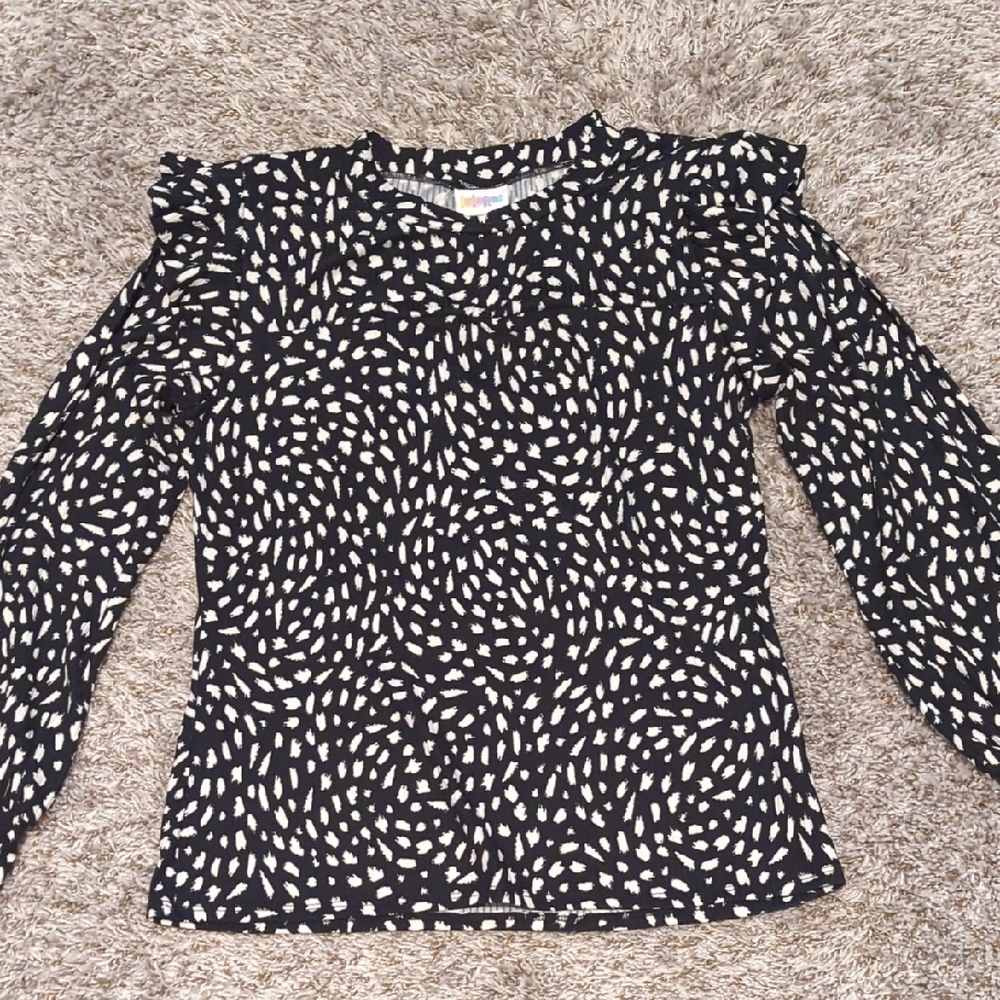 Black and White Patterned Women's Top